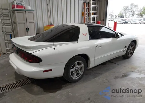 2002 Pontiac Firebird z USA, uszkodzony, nr VIN 2G2FS22K622160596